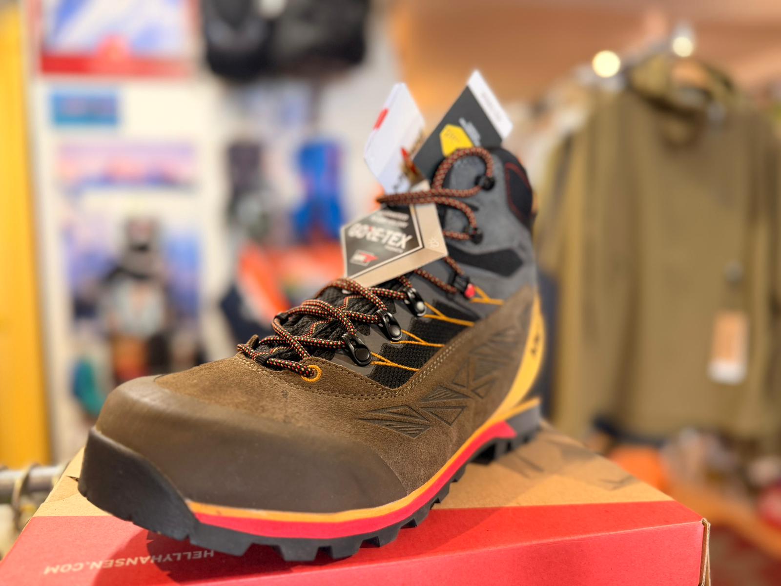 Chaussure Kayland marron jaune, vue avant trois-quarts